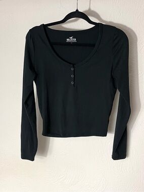 Hollister Black Long-Sleeve Henley Crop Top